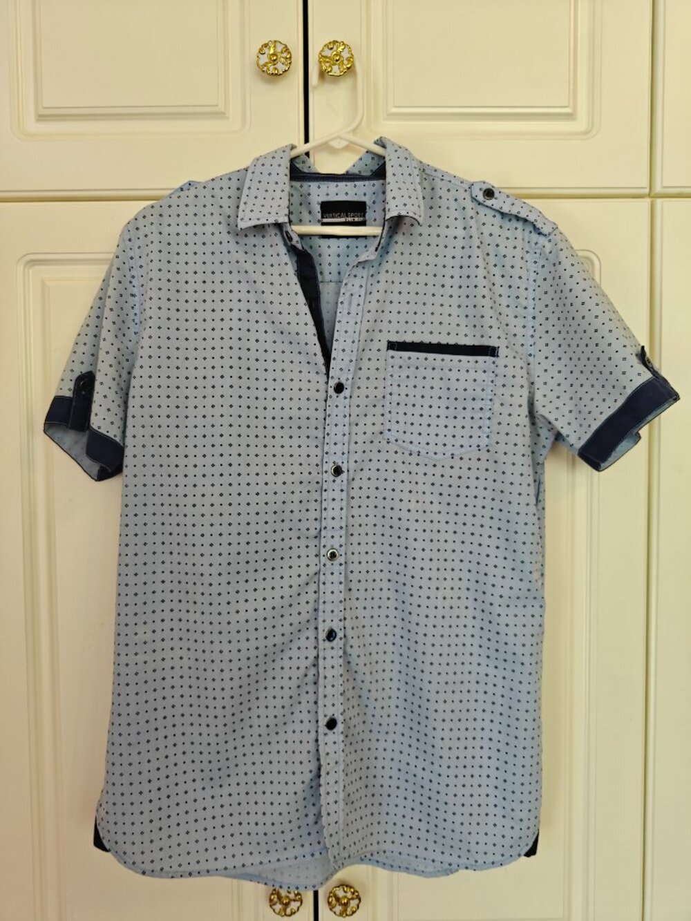 Vertical Sport Men's Button-Down Shirt, Size medium, new